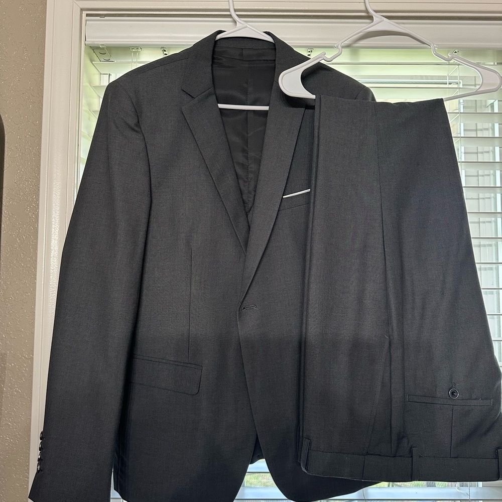 Men's Classic Gray Suit
